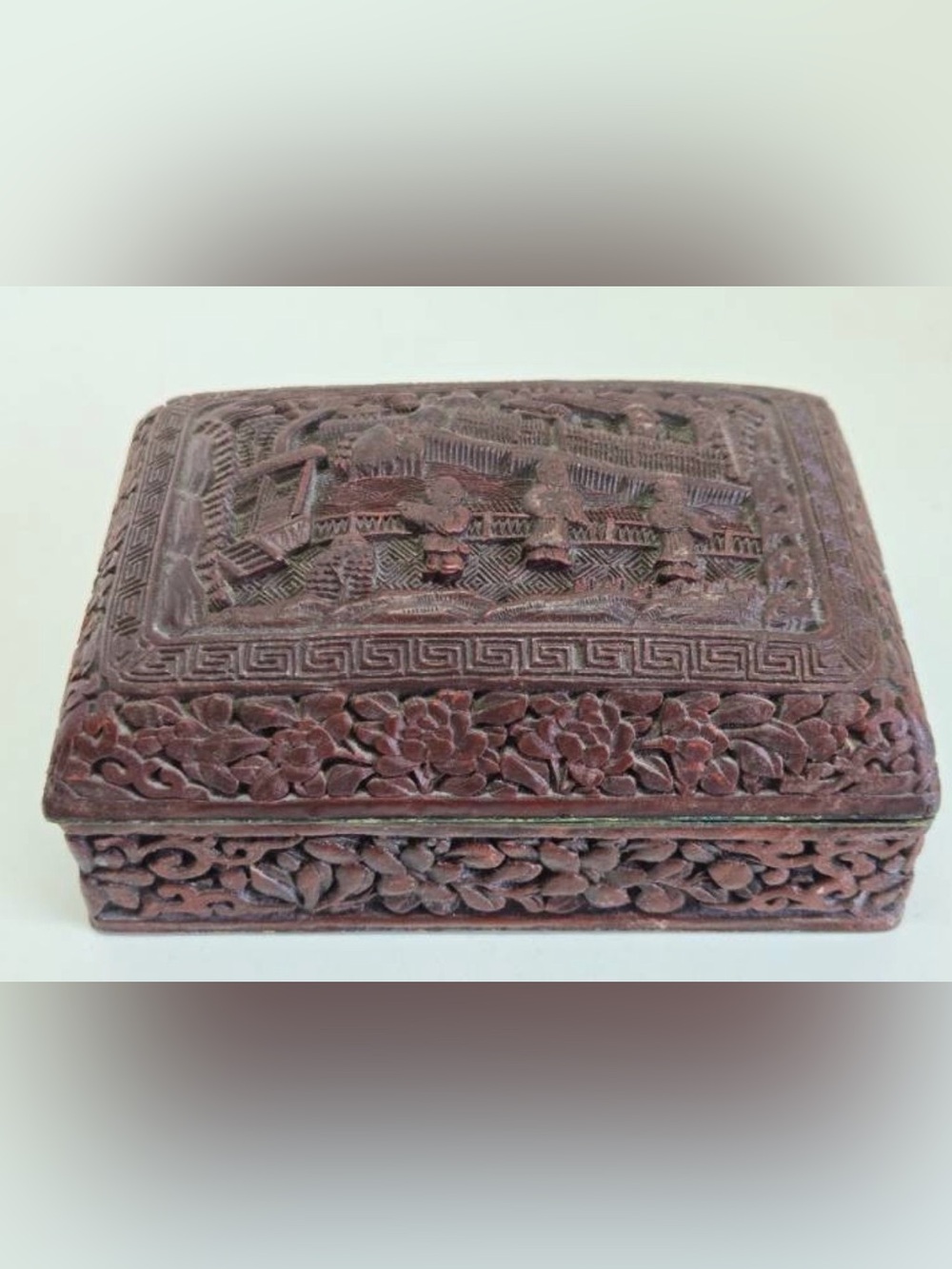 Antique XIX c Chinese Carved Cinnabar Lacquer Box Qing Dynasty High Relief